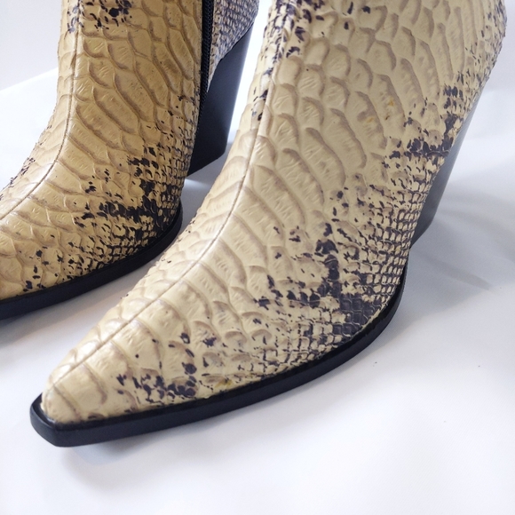 🆕🌿FREE PEOPLE JEFFREY CAMPBELL BOOTIES🌿 - Picture 11 of 16